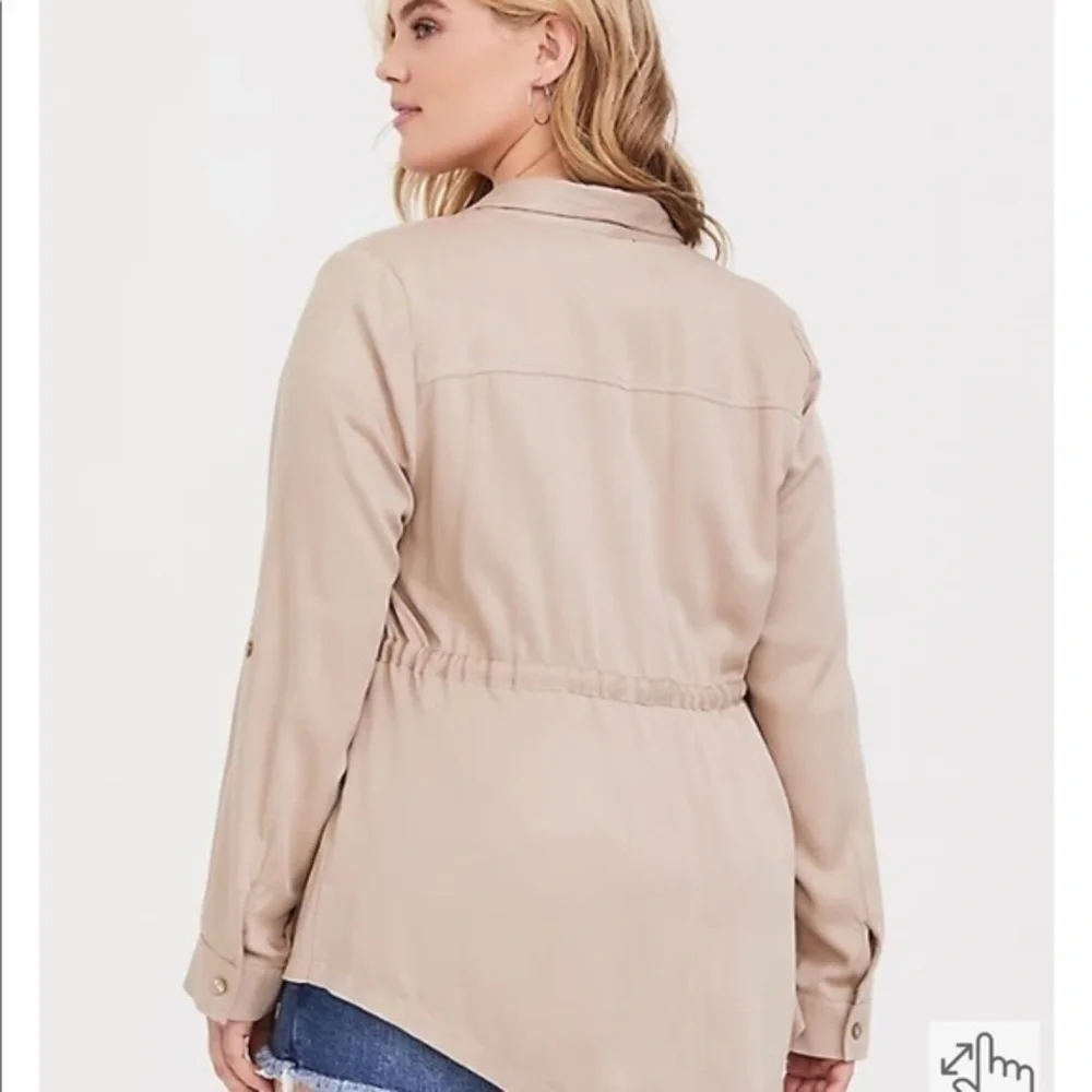 TORRID TAN TWILL DRAPE ANORAK - Picture 7 of 9